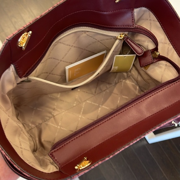 MICHAEL KORS 
Jet Set Travel Large Signature Chain Shoulder Tote Bag
Oxblood
NWT - Picture 8 of 16